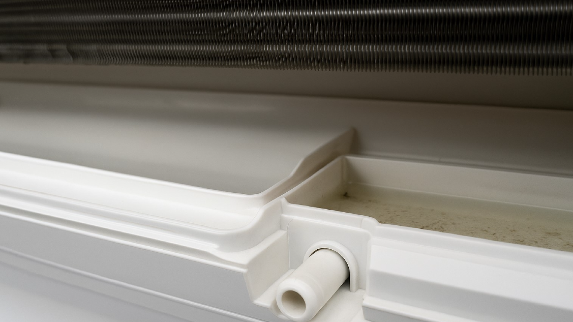  Mi az a csepptálca, hol található a klímában és miért lehet gond, ha eldugul?